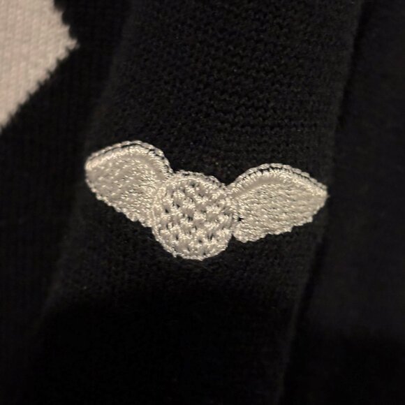 Cutter & Buck black and white argyle v-neck sweater. - Picture 3 of 3